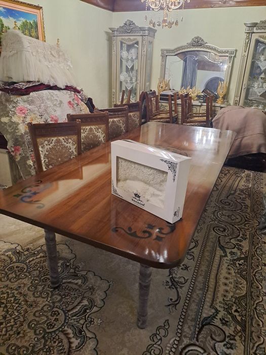 Sto‘l ustul 12 tali