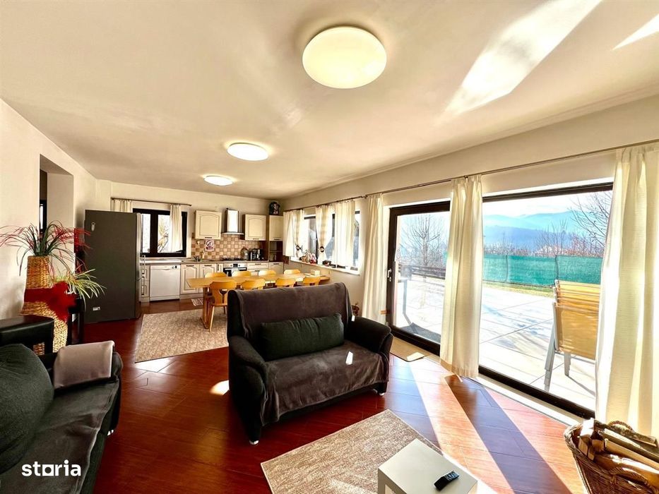 Casa 10 camere, 450 mp - teren 900 mp, garaj - Cisnadioara