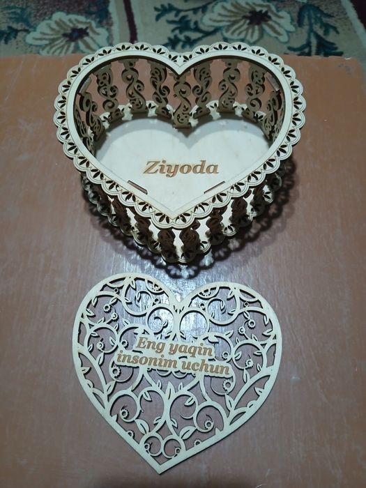 Шкатулка резная ручной работы