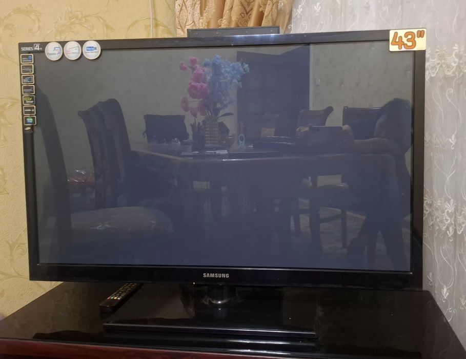Телевизор Samsung 43*