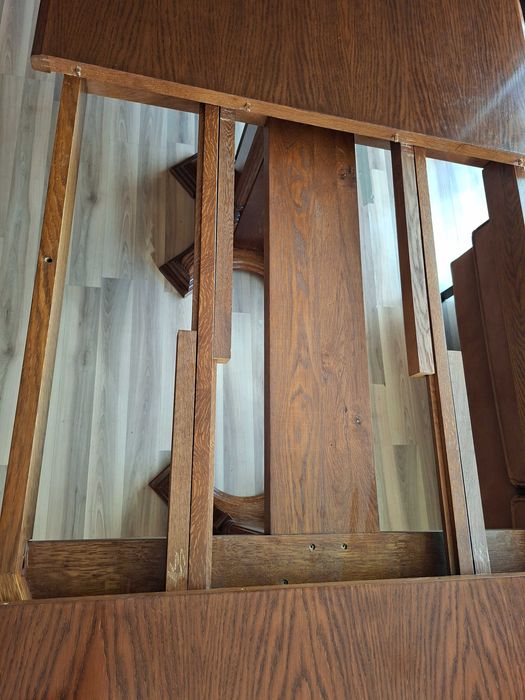 Продавам маса дъбова.