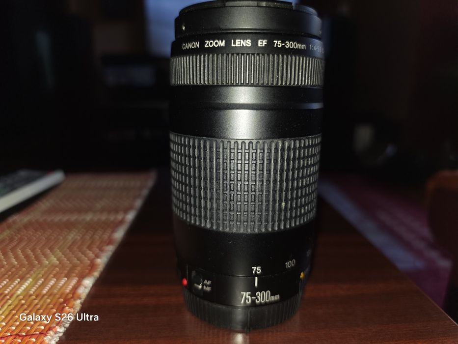 Obiectiv Canon EF  75-300mm ! !