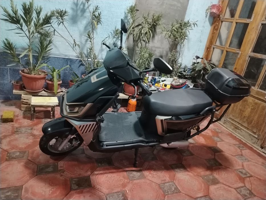 Продам электроскутер 72в 20а 6 шт аккумуляторы