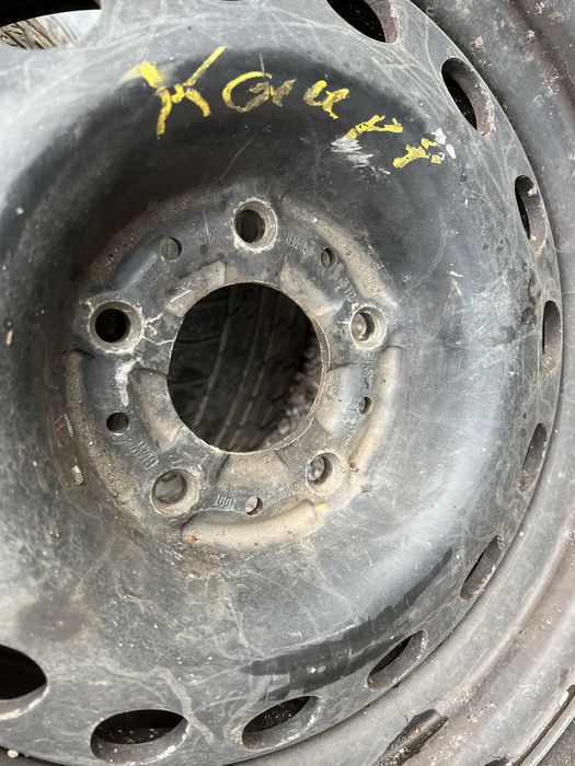 Продам запаску на бмв р15