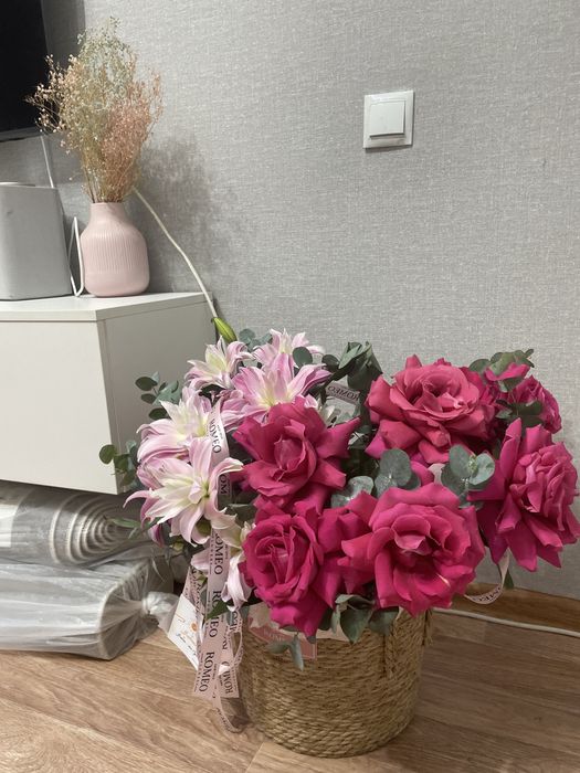 Цветы подарили сегодня