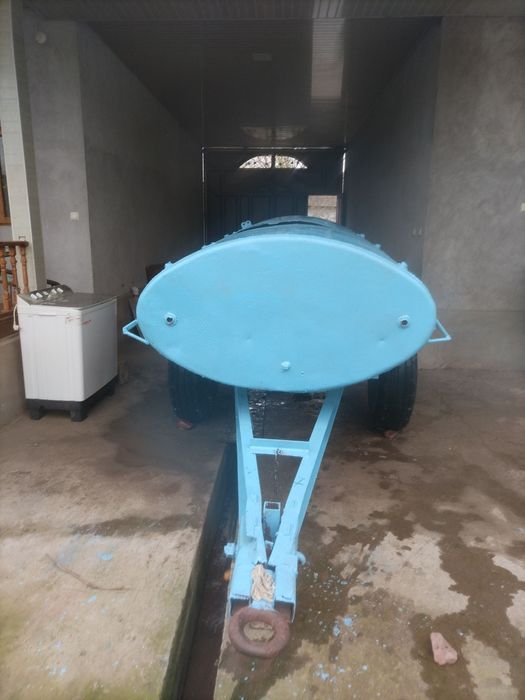 2 tonnalik suv bochka sotiladi