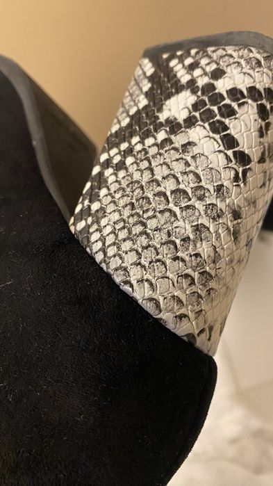 Сапоги с каблуком