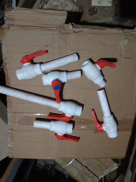 Кран под муфты с одной стороны,