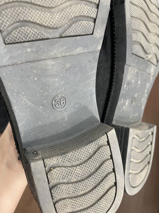 Обувь чёрная