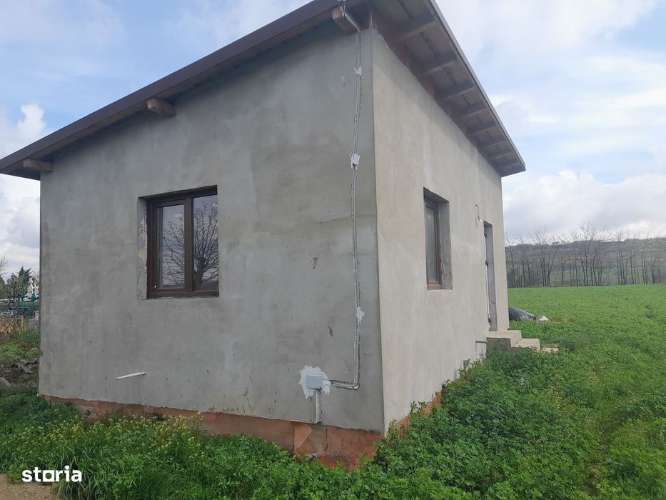 Casă de vânzare, 2 camere, curte mare