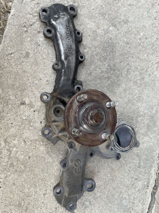 Помпа (водяной насос) Прадо 150