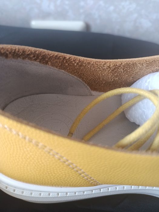 Кроссовки кожаные женские