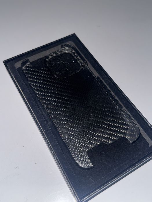 CarbonCase 13 pro. Carbon chexol 13pro