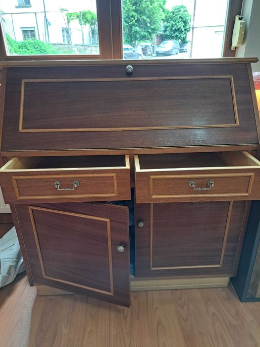 Писалище в ретро стил