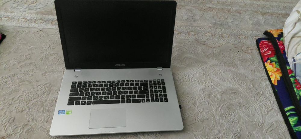 Asus  игровой б/у ноутбук сотилади