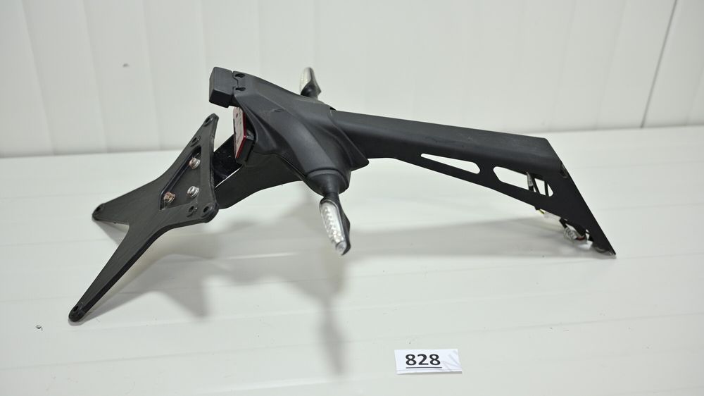 Ducati Monster 937 2021 Suport numar inmatriculare cu semnalizari