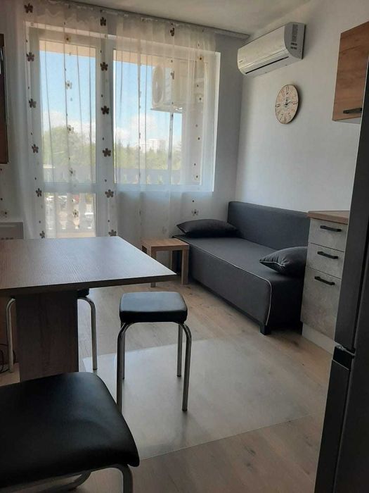 Дава се под наем Двустаен апартамент в Бургас, Зорница - 50 кв.м за 550 € - Снимка #2