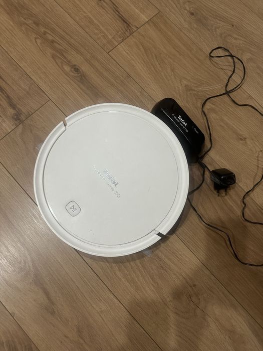 Продам робот пылесос Tefal