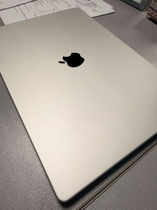 Macbook pro M2 16"(2023) 16GB/512