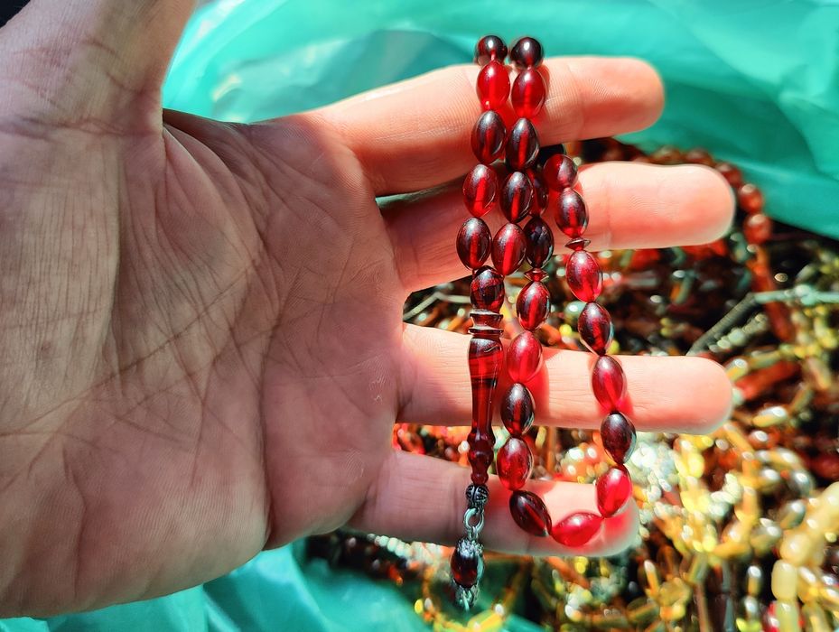 Продавам броеници от огън кехлибар - на едро