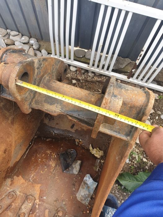 Cupe buldo excavator caterpilar