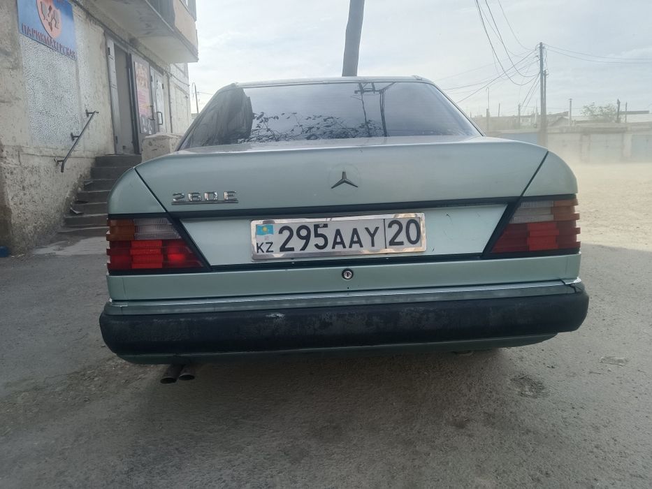 Мерседес бенз е260