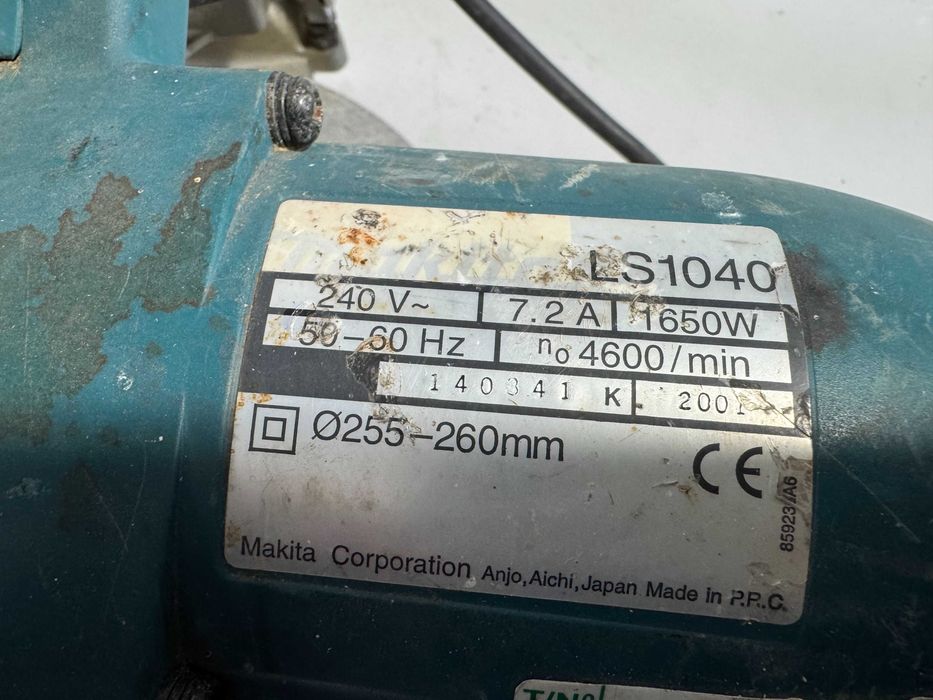 Циркуляр пендула - Makita LS1040/ 1650 W / 255 mm