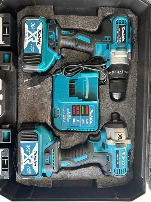 Комплект акумулаторни инструменти Makita