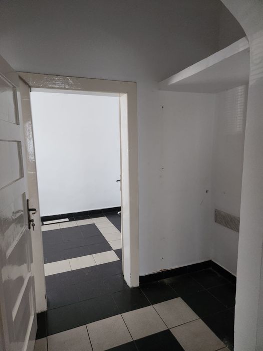 Apartament 2 camere + dependințe Targoviste Central