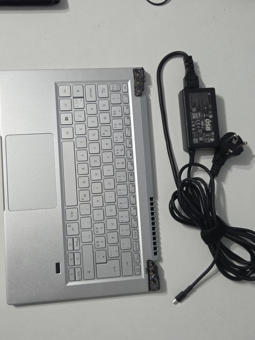 I5 1135G7 8GB DDR4 SSD 240
