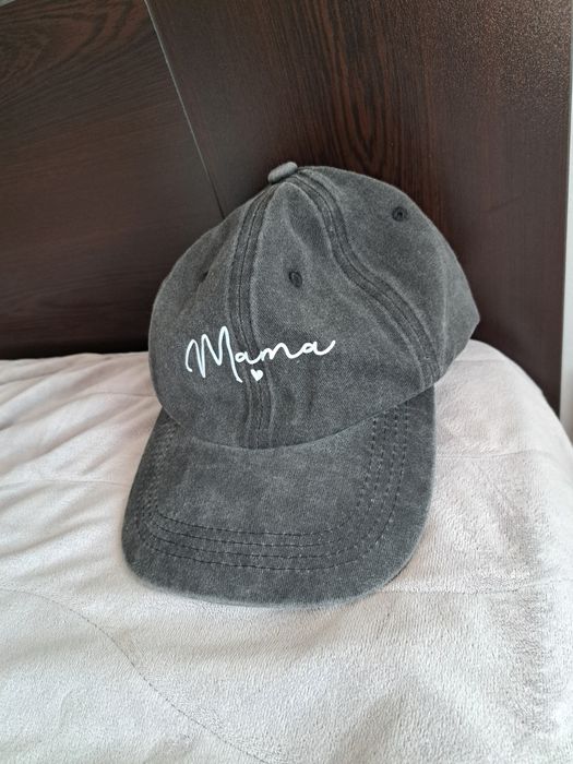 Шапка с козирка Mama