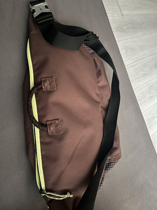 Nike tech bag има малка забележка
