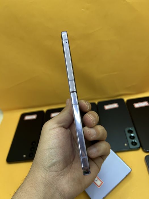 Samsung z flip 4 8/256Gb  duos 90 kun garyantta