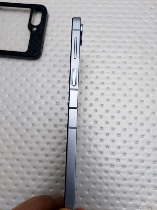 Продам galaxy flip 6 12/256