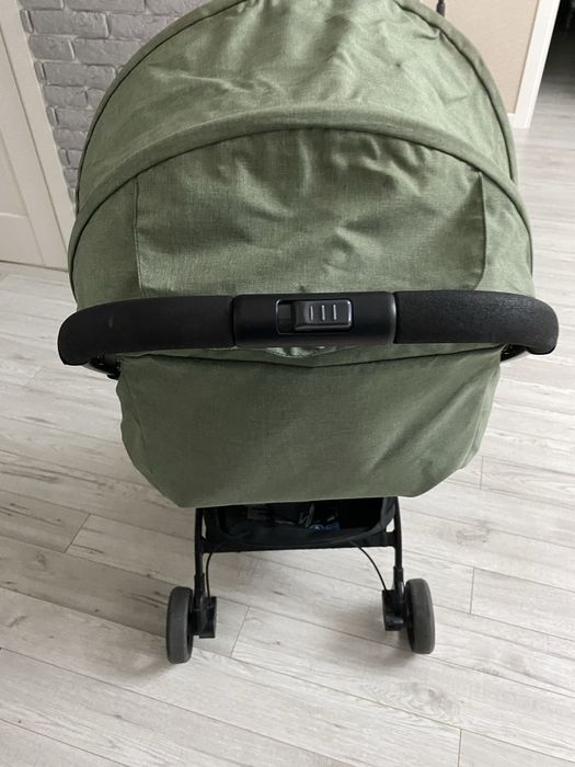 Коляска прогулочная