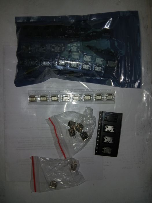 Это набор из Micro USB разъемов.