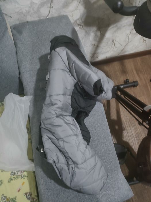 Продам зимний комбинезон для собак