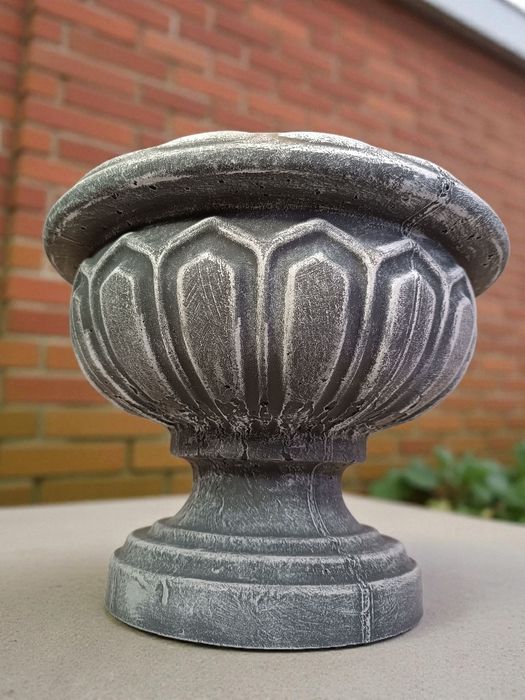 Ghiveci flori din beton