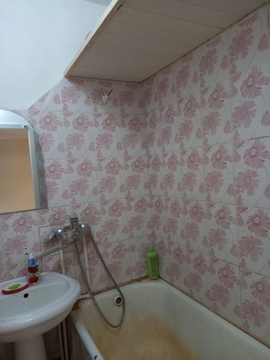 Обмен 9 мкрда 3 хона уйни. Келишган холда  4 хонага