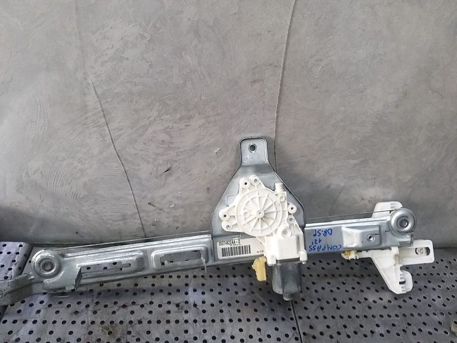 Macara cu motoras dreapta spate jeep compass 1 mk4 05074822aad