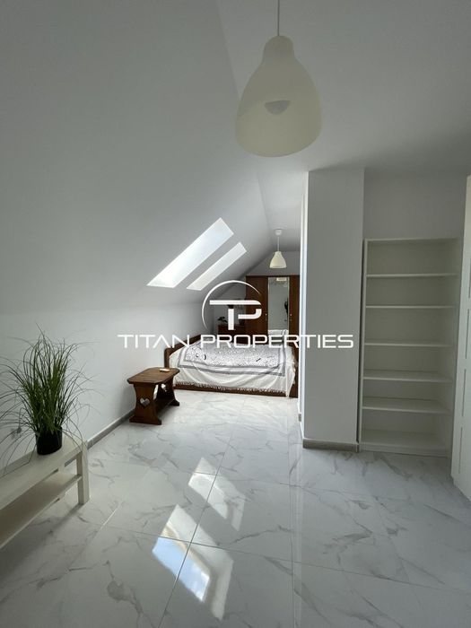 Дава се под наем Тристаен апартамент в Бургас, Център - 125 кв.м за 1020 € - Снимка #4