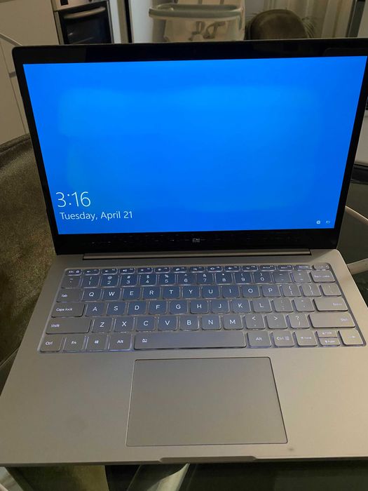 Laptop Xiaomi Mi Notebook Air 13.3 TM1613 i5 SSD 256GB 8GB RAM NVIDIA