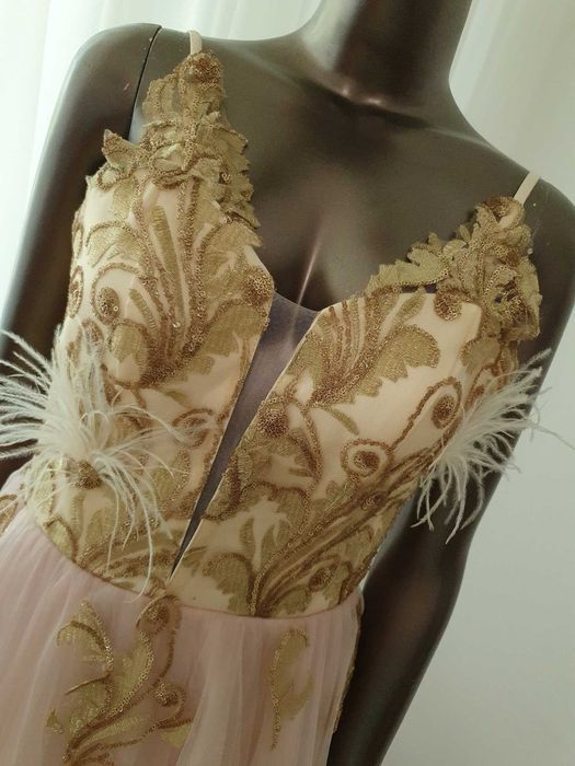 Rochie de seara, din tulle cu dantelă aplicată și fulgi