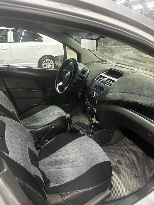 Продается спарк срочно 2016 йил бензин