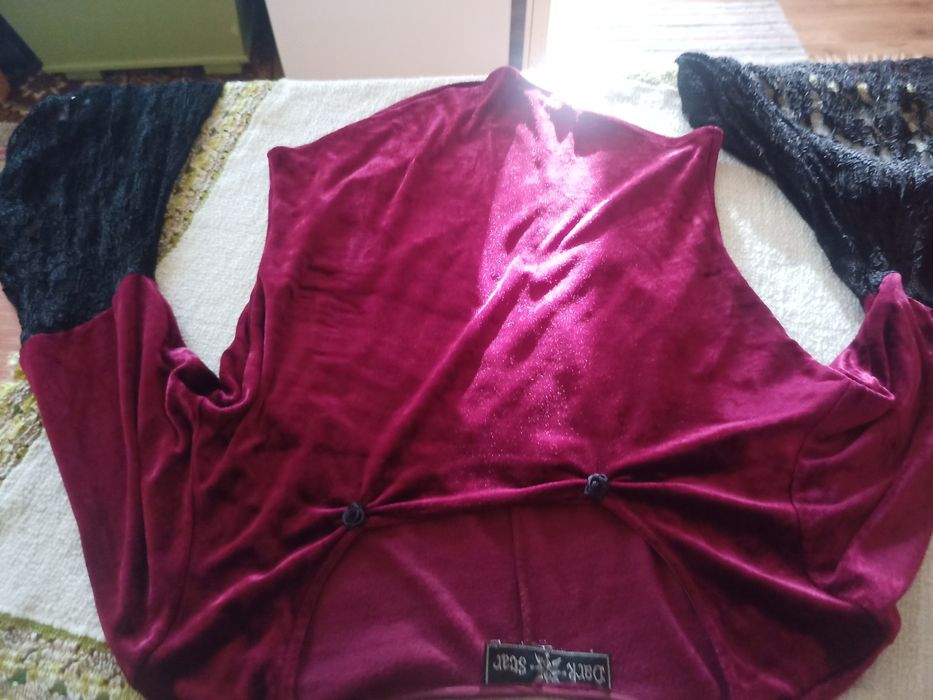 Bluza gotica de vanzare