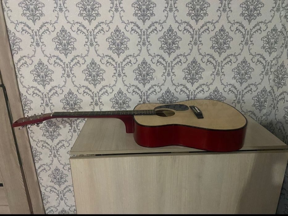Гитара сатылады. Акустикалық, профессионалды гитара