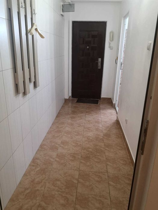 Vand garsoniera complet utilată și mobilată