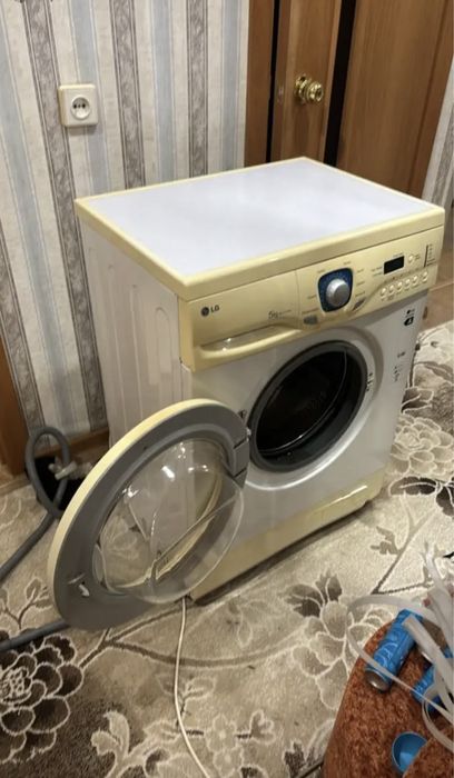 Продам стиральную машину