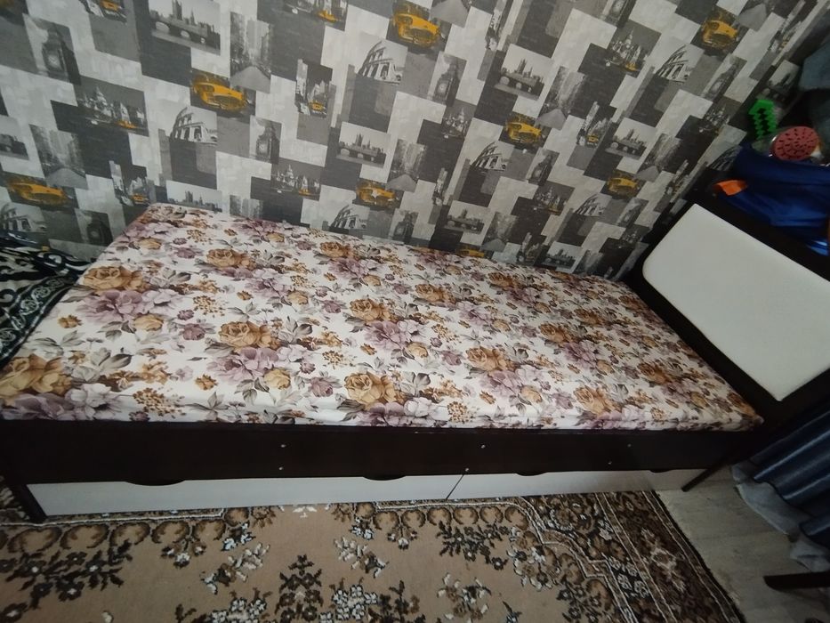 Продам кровать , односпальная.