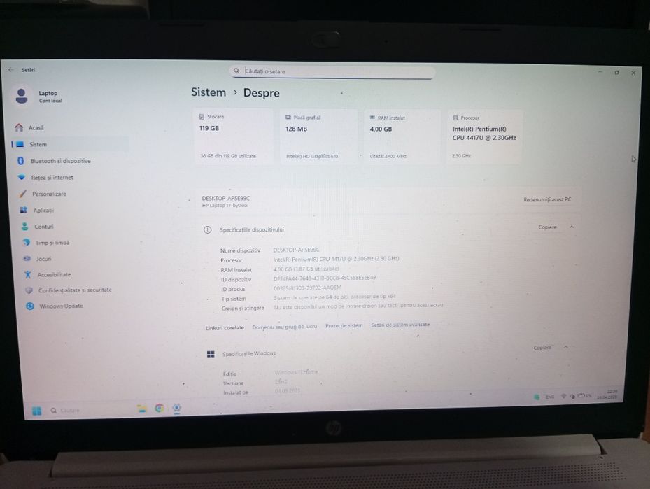 Laptop HP 17 cu mici probleme estetice dar functional